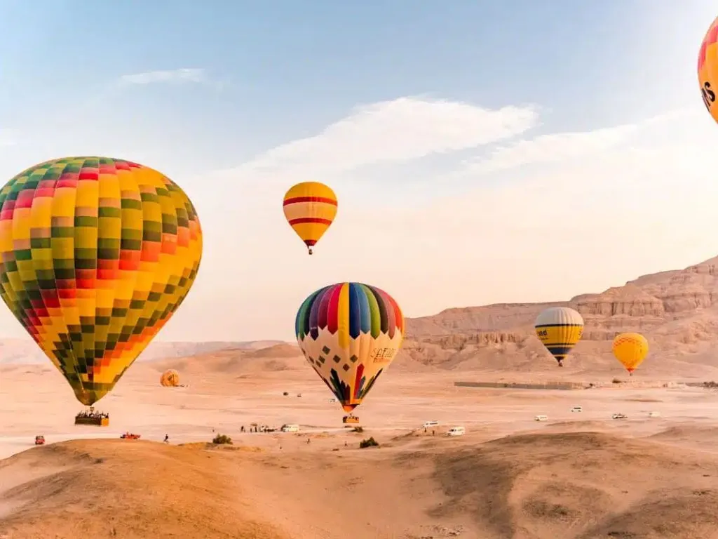 Heißluftballonfahrt in Luxor – Sonnenaufgangserlebnis hot-air-ballooning-luxor.jpg